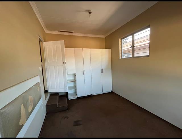 4 BEDROOM SIMPLEX TO LET IN HILLARY